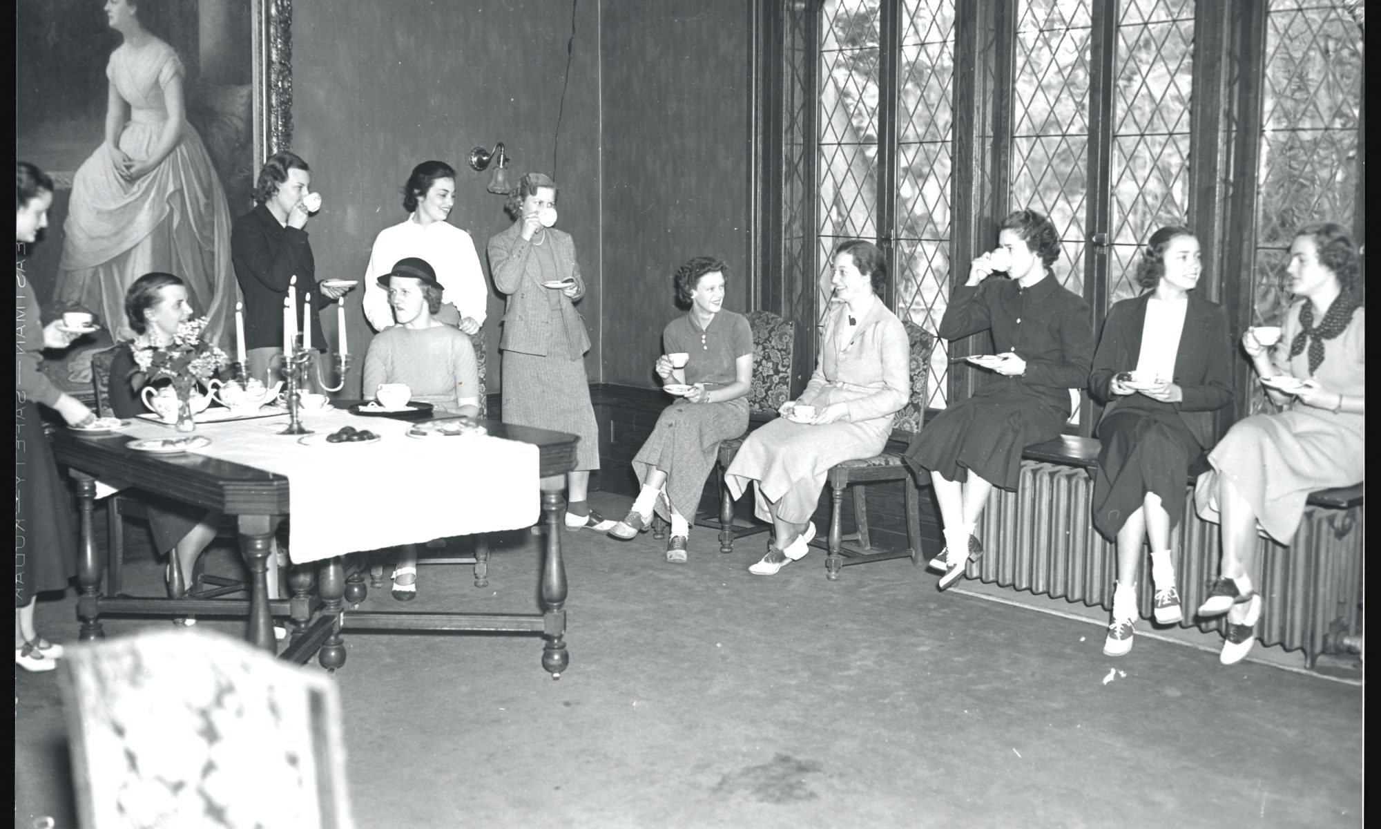 Katrina Trask House 19 Circular St. students drinking tea